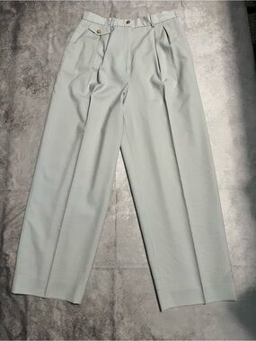 Burberrys Vintage Women’s Pale mint/Gray Pleated Dress Trousers